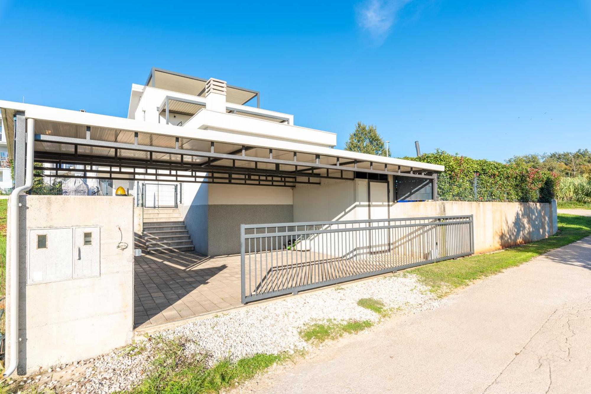 Apartment Lunne Новиград Екстериор снимка