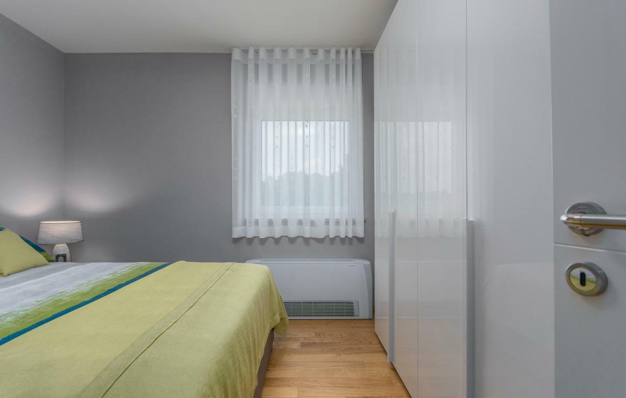 Apartment Lunne Новиград Екстериор снимка