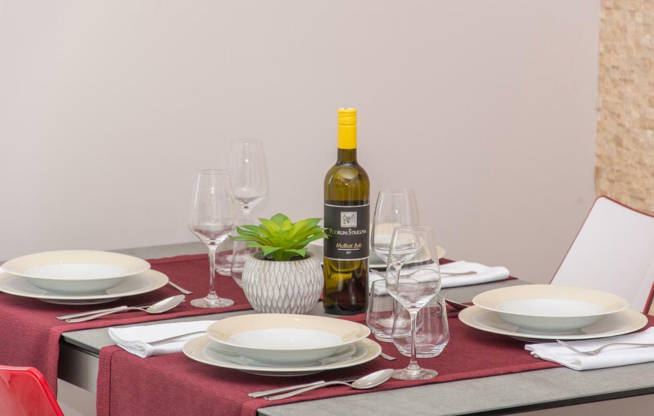 Apartment Lunne Новиград Екстериор снимка